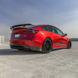 Model3 Performance Highland カーボンファイバーリアスパッツ